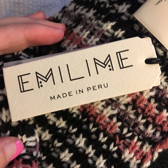 SOLD❌NWT-ANTHROPOLOGIE-Gorgeous scarf made in Peru - Picture 5 of 7